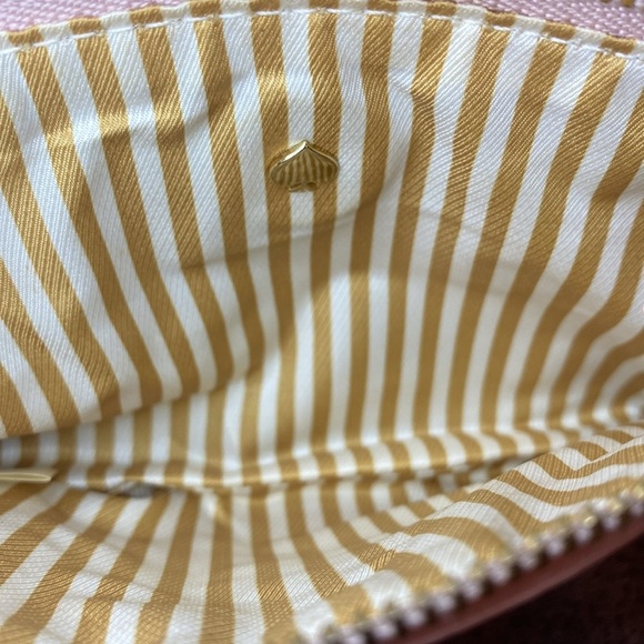 ♠️KATE SPADE♠️Pale Pink Cobble Hill Bee Wristlet/NWOT - Picture 3 of 6